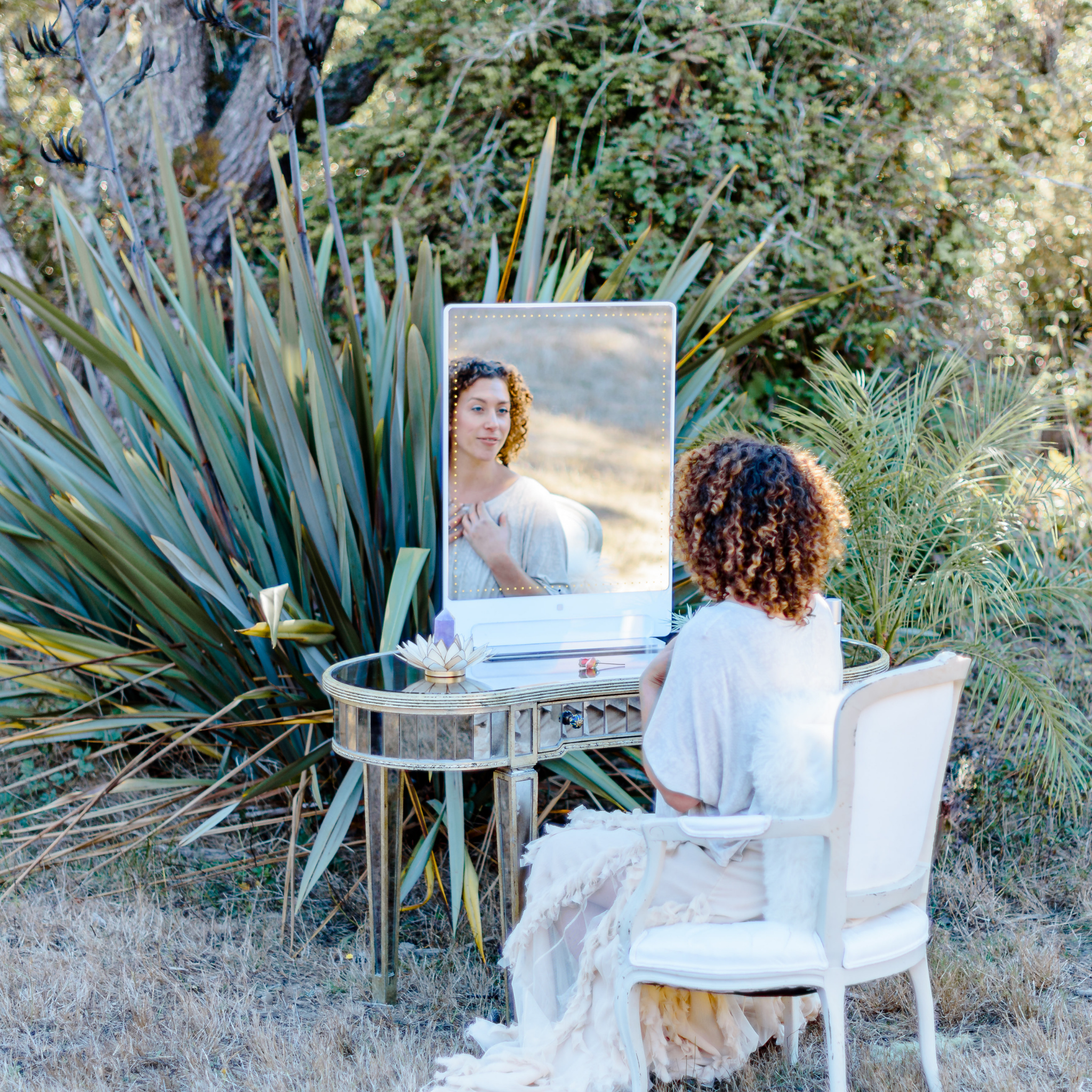 The Mind-Skin Connection: Enhancing Beauty and Wellbeing Through Mirror Work